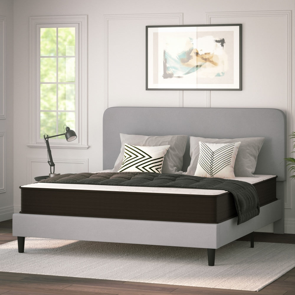 Matelas hybride en mousse et ressorts ensachés, matelas dans une boîte