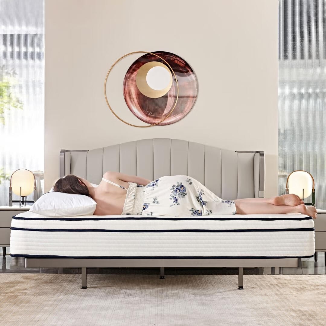 Matelas à ressorts indépendants ensachés en mousse à mémoire de forme de 10 pouces, livré dans une boîte