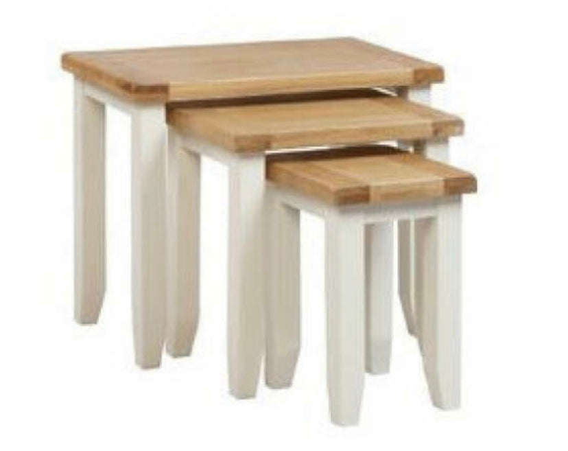 Tables gigognes Skellig