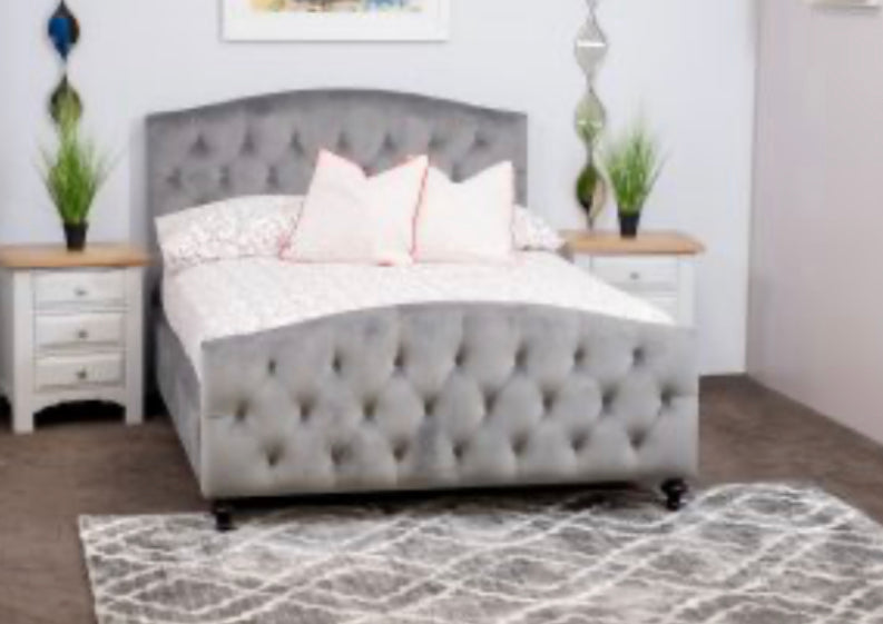 Lit en tissu Louisa en gris