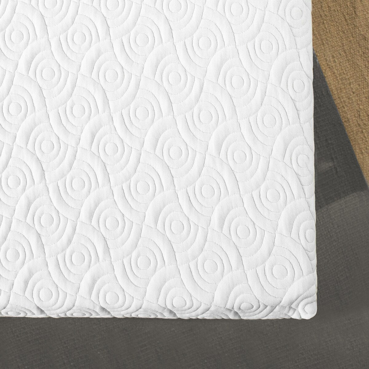 Matelas en mousse à mémoire de forme Signature Gel de 13 pouces avec infusion de gel rafraîchissant