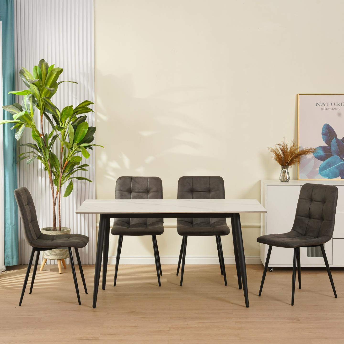 Table et 4 chaises en pierre frittée Regency 1.4