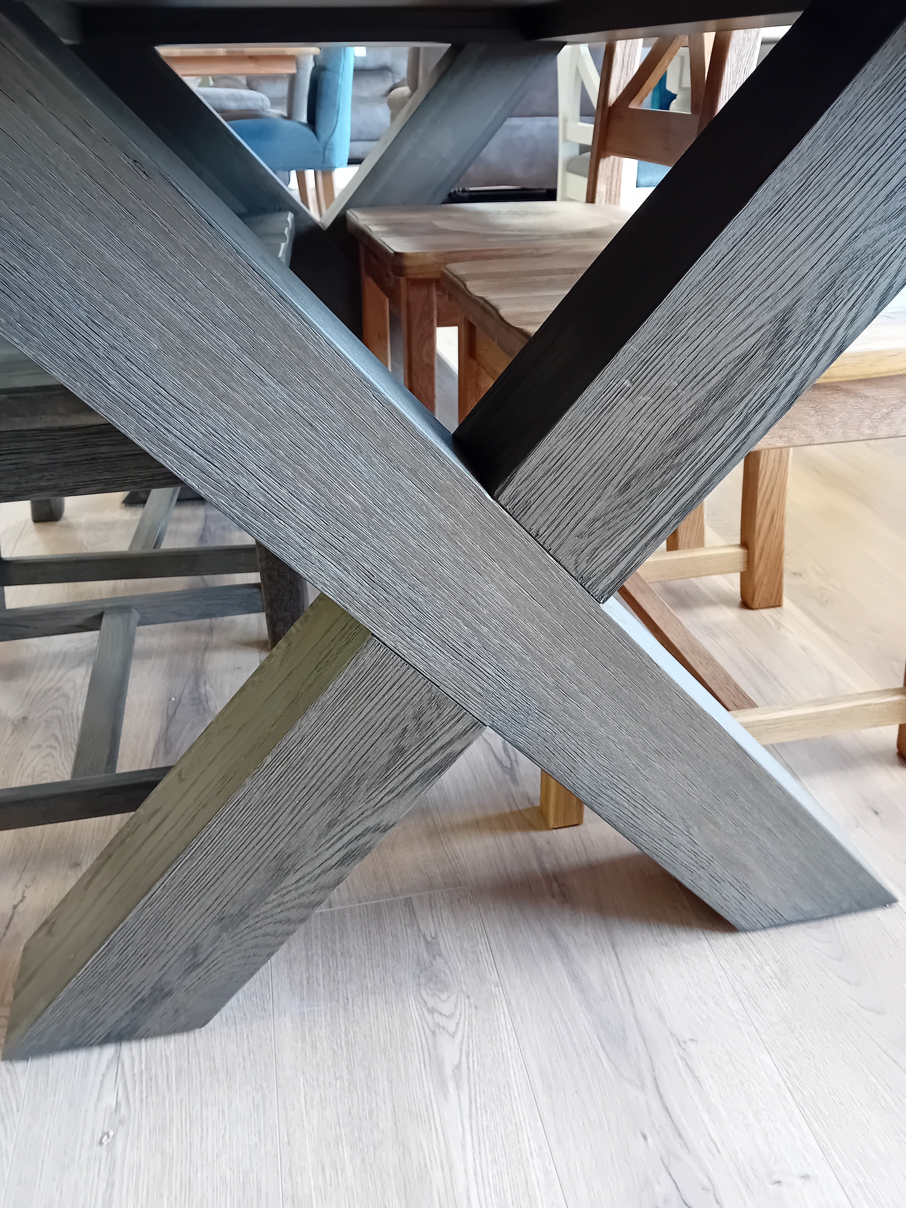 Table en chêne avec pieds en X