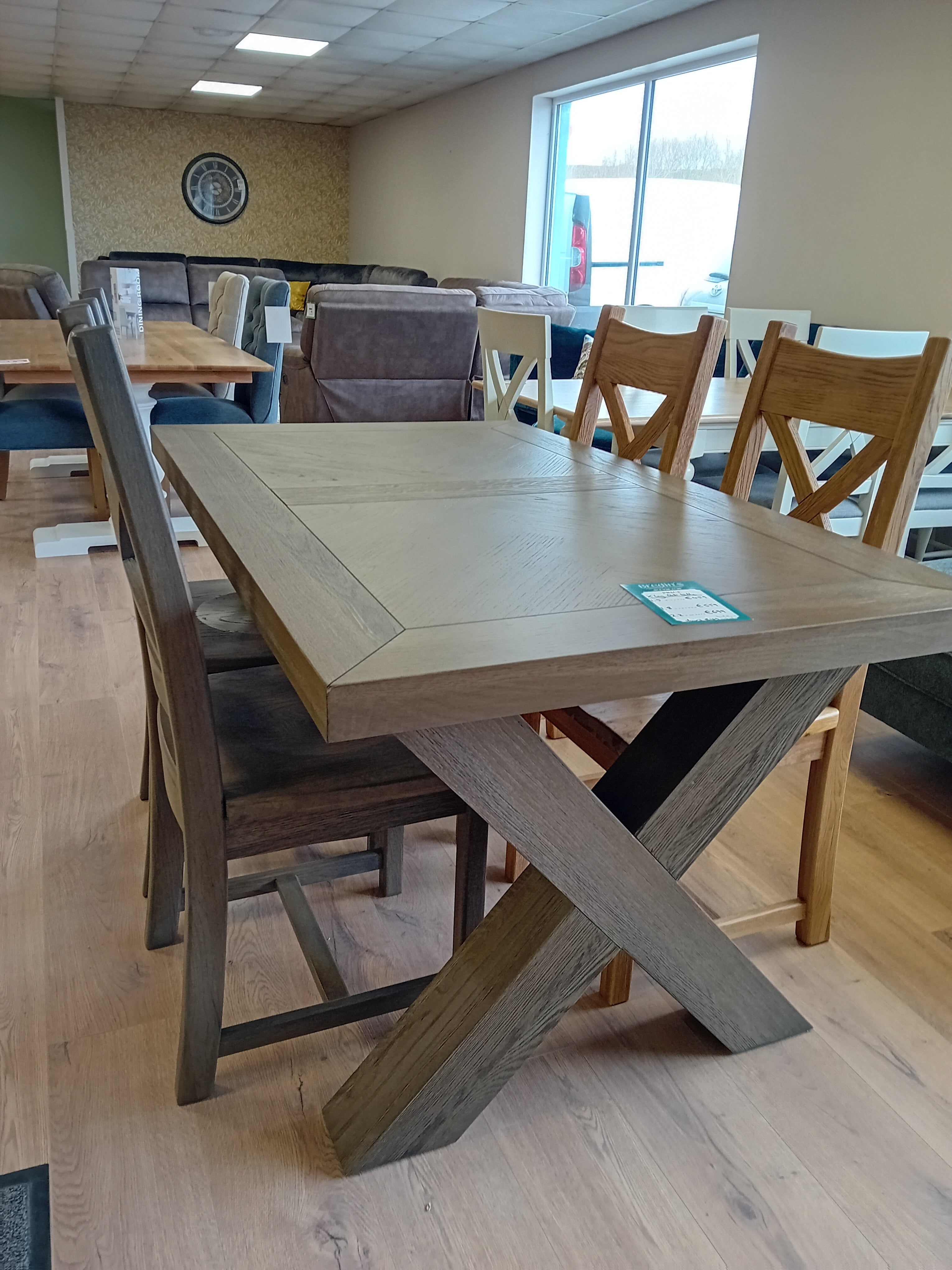 Table en chêne avec pieds en X