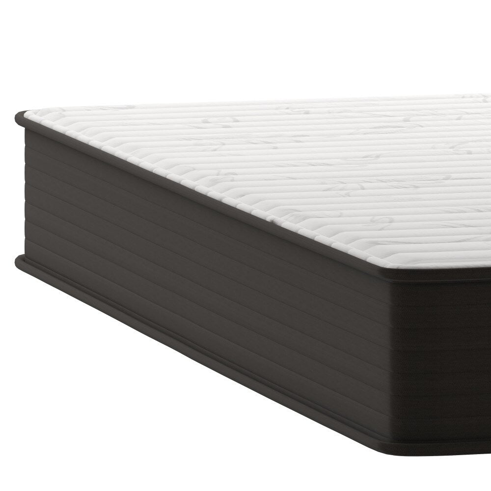 Matelas hybride en mousse et ressorts ensachés, matelas dans une boîte