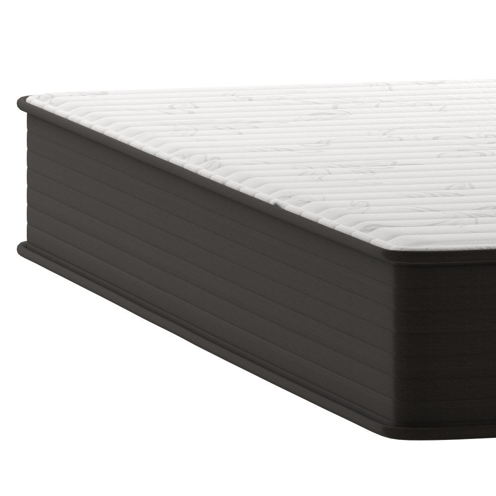 Matelas hybride en mousse et ressorts ensachés, matelas dans une boîte