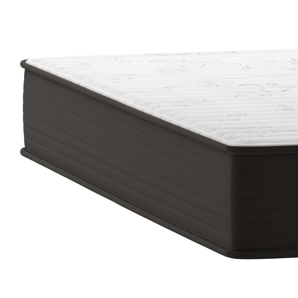 Matelas hybride en mousse et ressorts ensachés, matelas dans une boîte