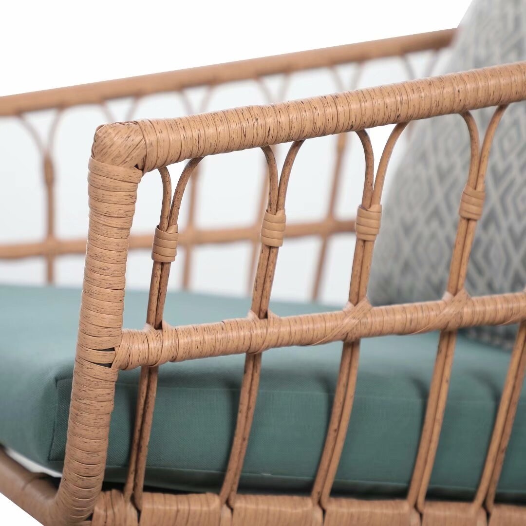 Ensemble bistrot d'extérieur en osier 3 pièces avec coussins