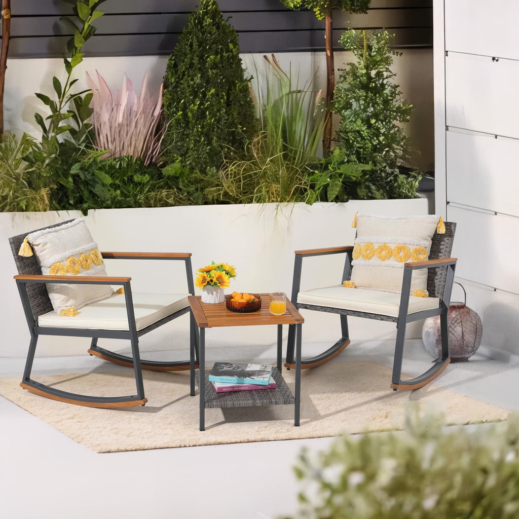 Ensemble de 3 chaises à bascule d'extérieur en osier avec coussins