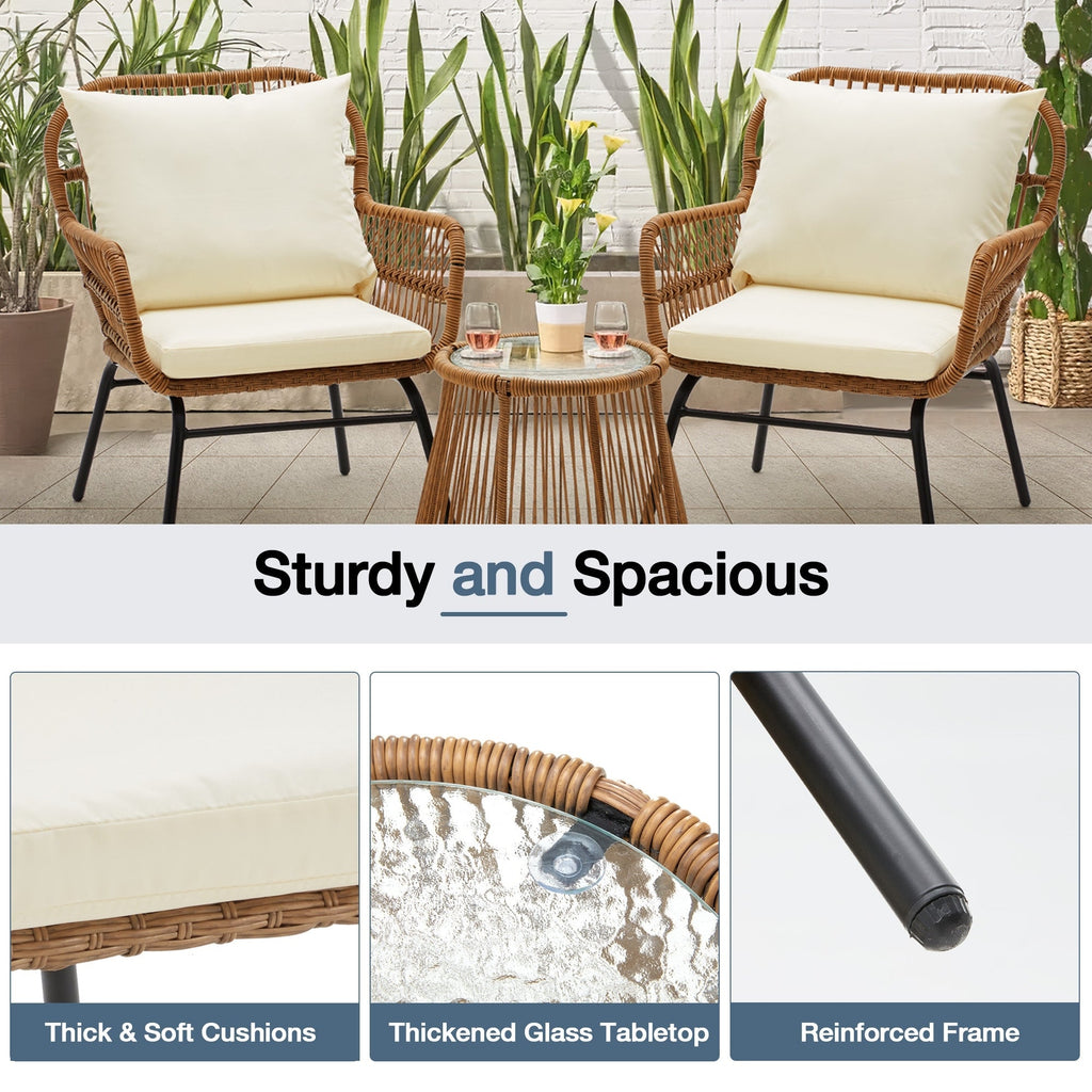 Ensemble de bistrot de jardin 3 pièces, mobilier d'extérieur en rotin avec table en verre, 2 fauteuils larges et coussins d'assise.