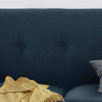 Canapé 3 places avec pieds en bois et cadre en contreplaqué