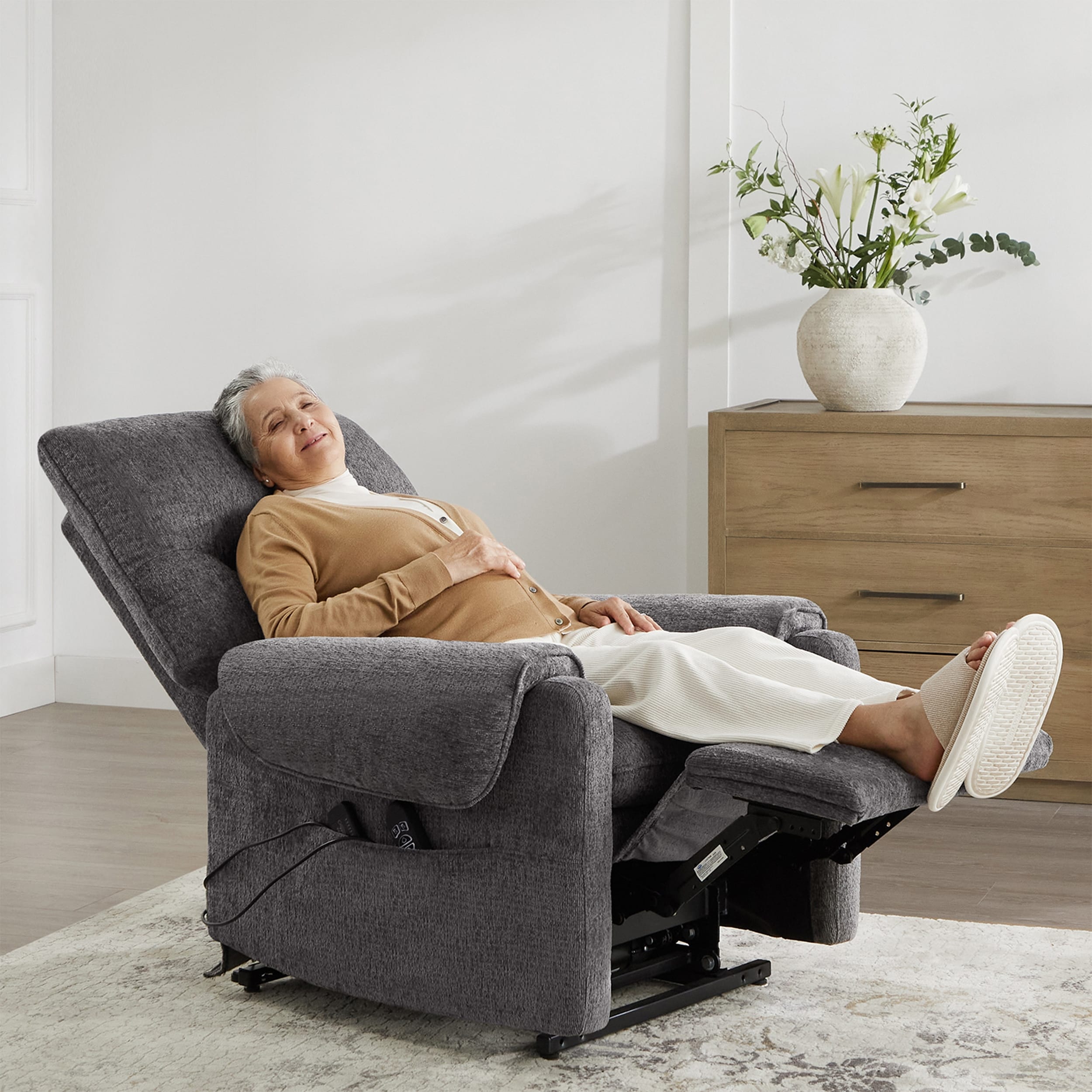Fauteuil inclinable à assistance électrique 30 po en chenille gris acier