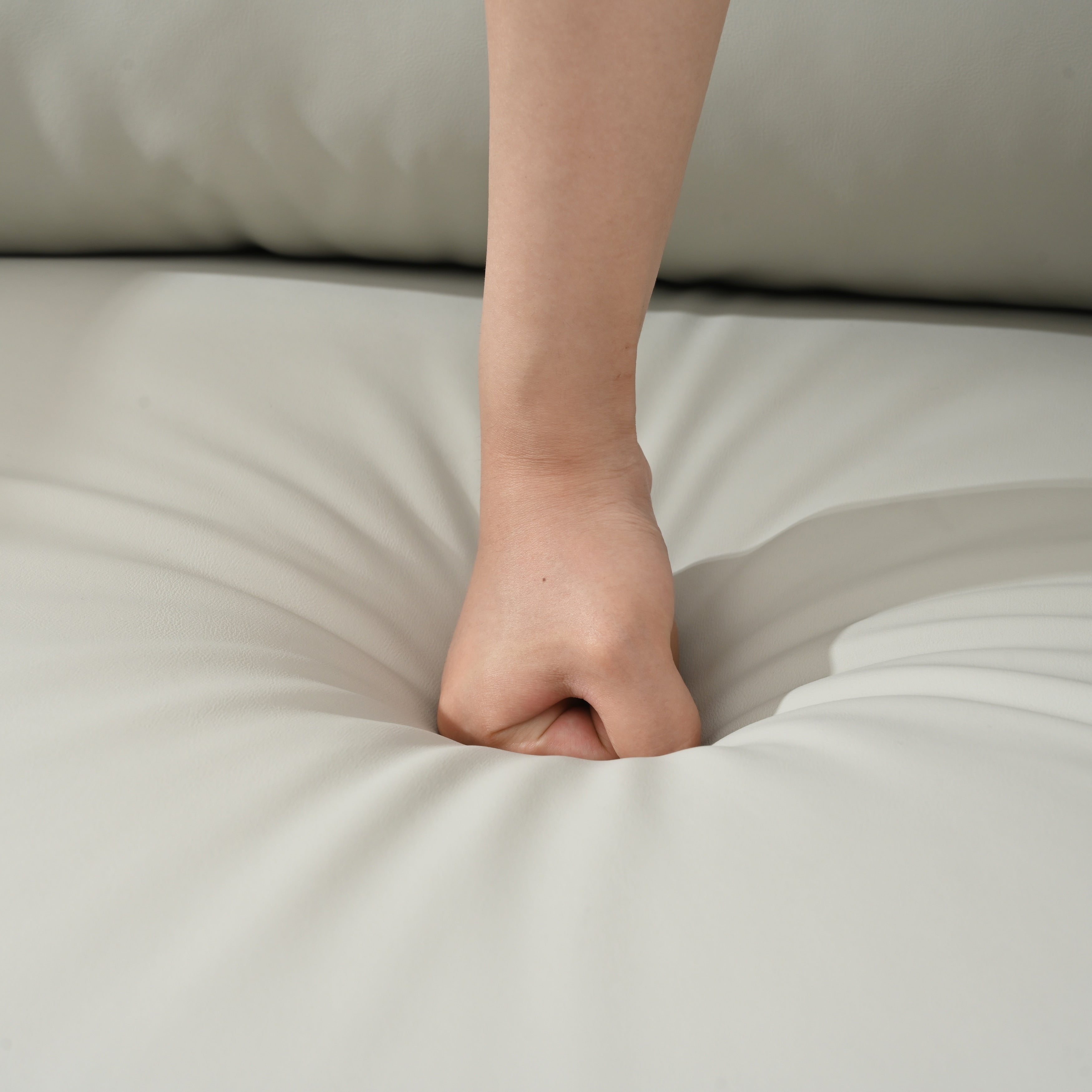 Fauteuil inclinable pivotant à 360° avec repose-pieds, support de téléphone et positions réglables pour home cinéma et salon