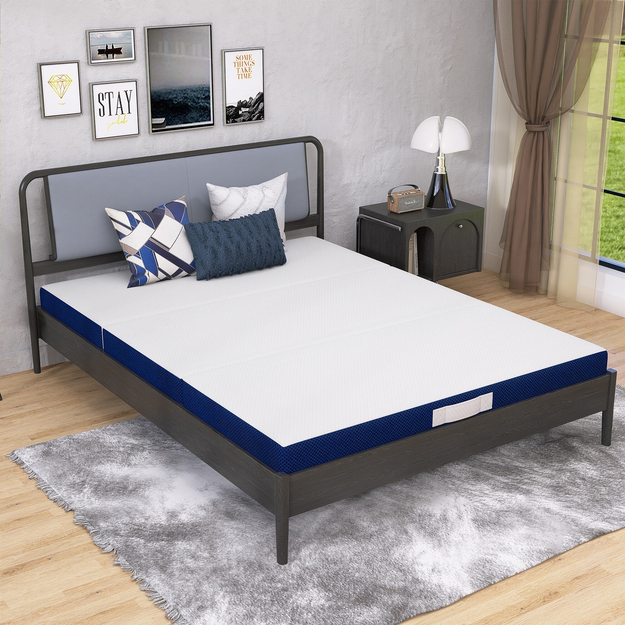 Matelas en mousse à mémoire de forme rafraîchissante à trois volets de 4 pouces