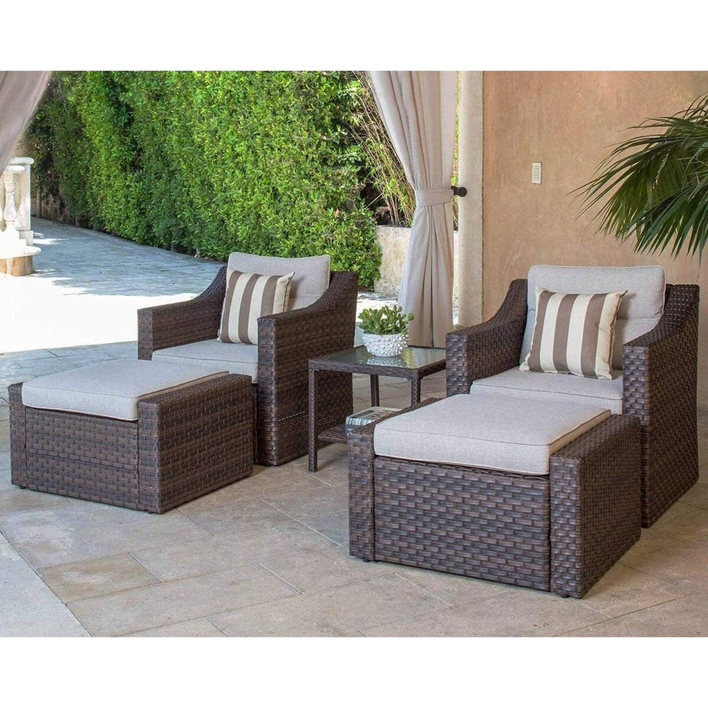 Ensemble de 4 ou 5 chaises longues en osier pour patio extérieur avec table basse et coussins