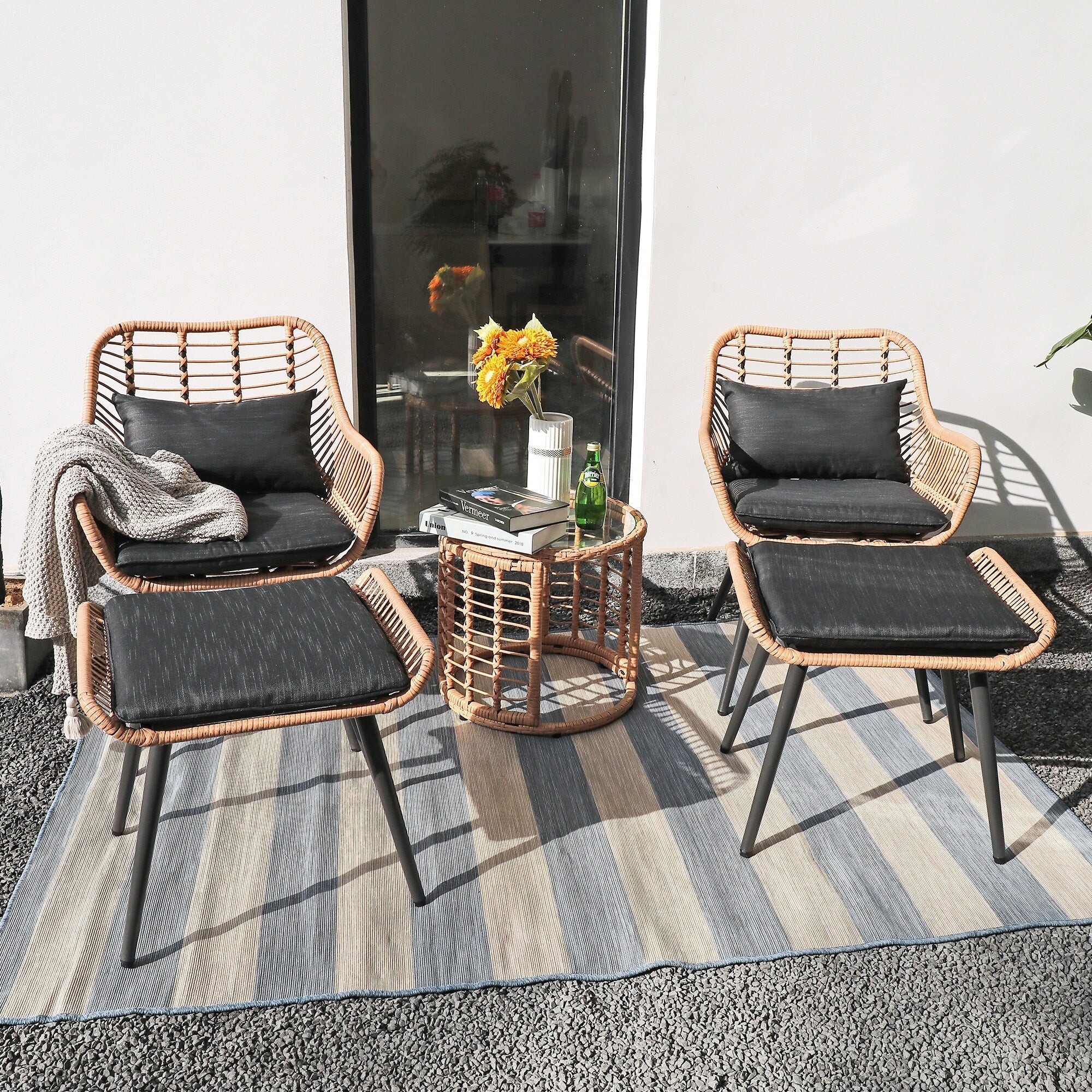 Ensemble de conversation d'extérieur rembourré en osier 5 pièces