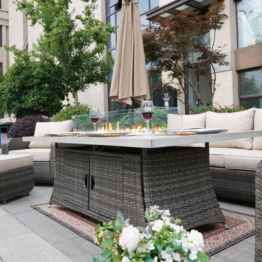 Ensemble de canapés d'extérieur en osier 5 pièces avec table et foyer en aluminium