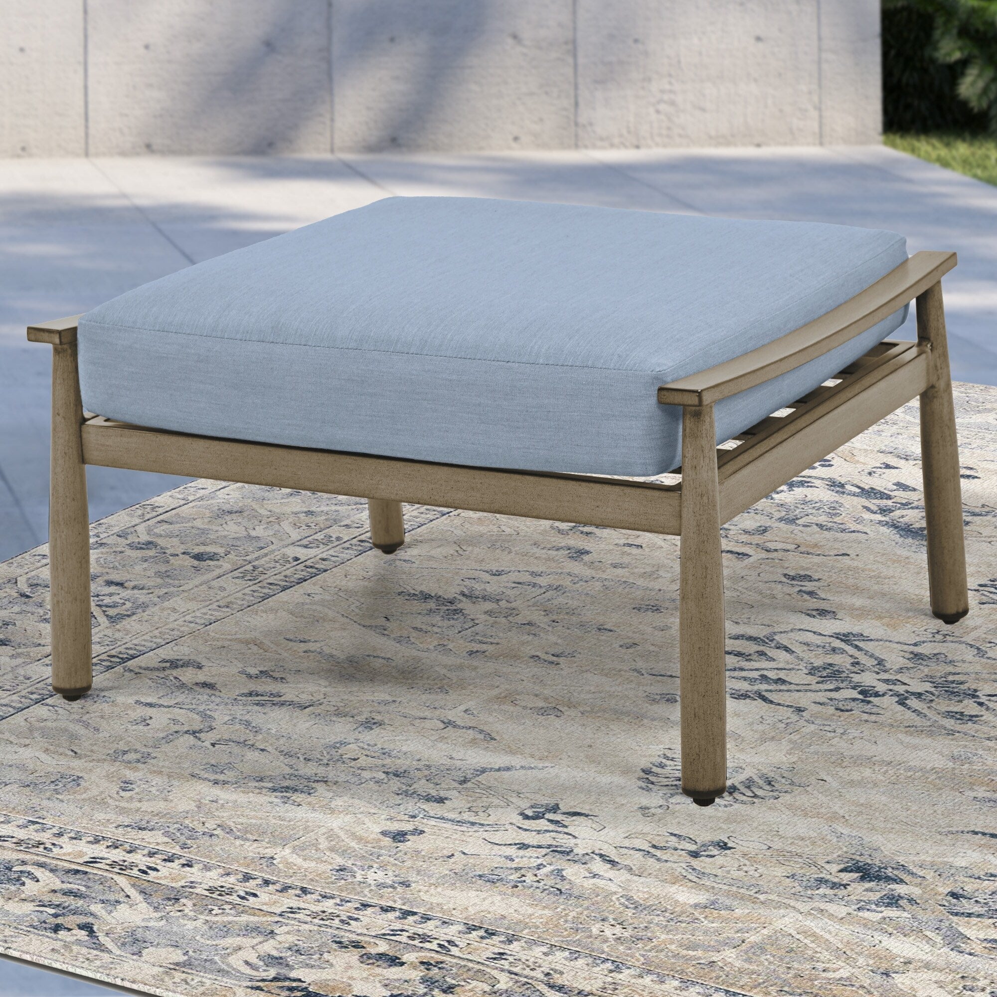 Ensemble de salon de jardin en aluminium pour 6 personnes avec 2 chaises pivotantes, un canapé d'extérieur 3 places et une table basse