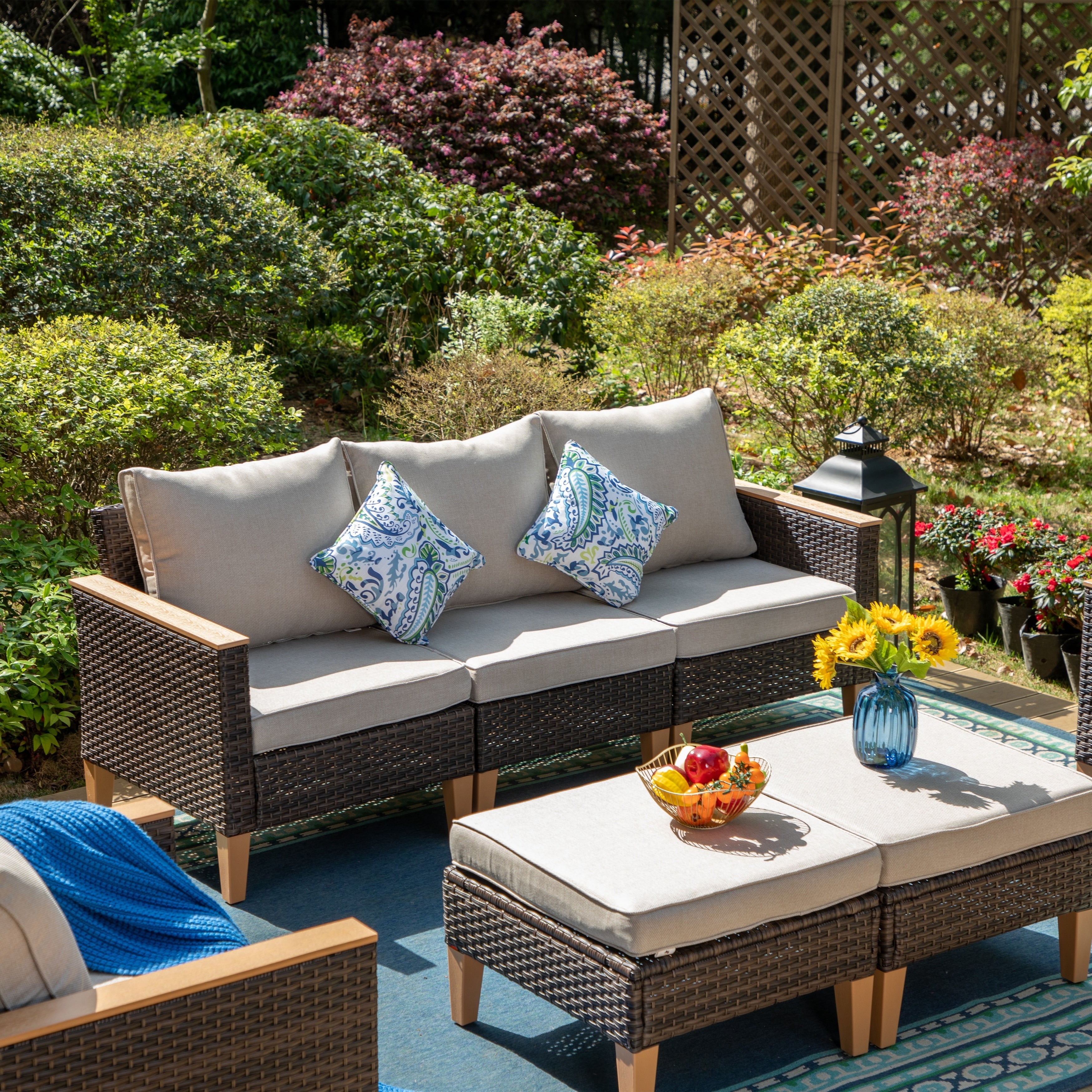 Ensemble de canapés d'extérieur en osier 8 pièces, grands ensembles de conversation avec table et foyer