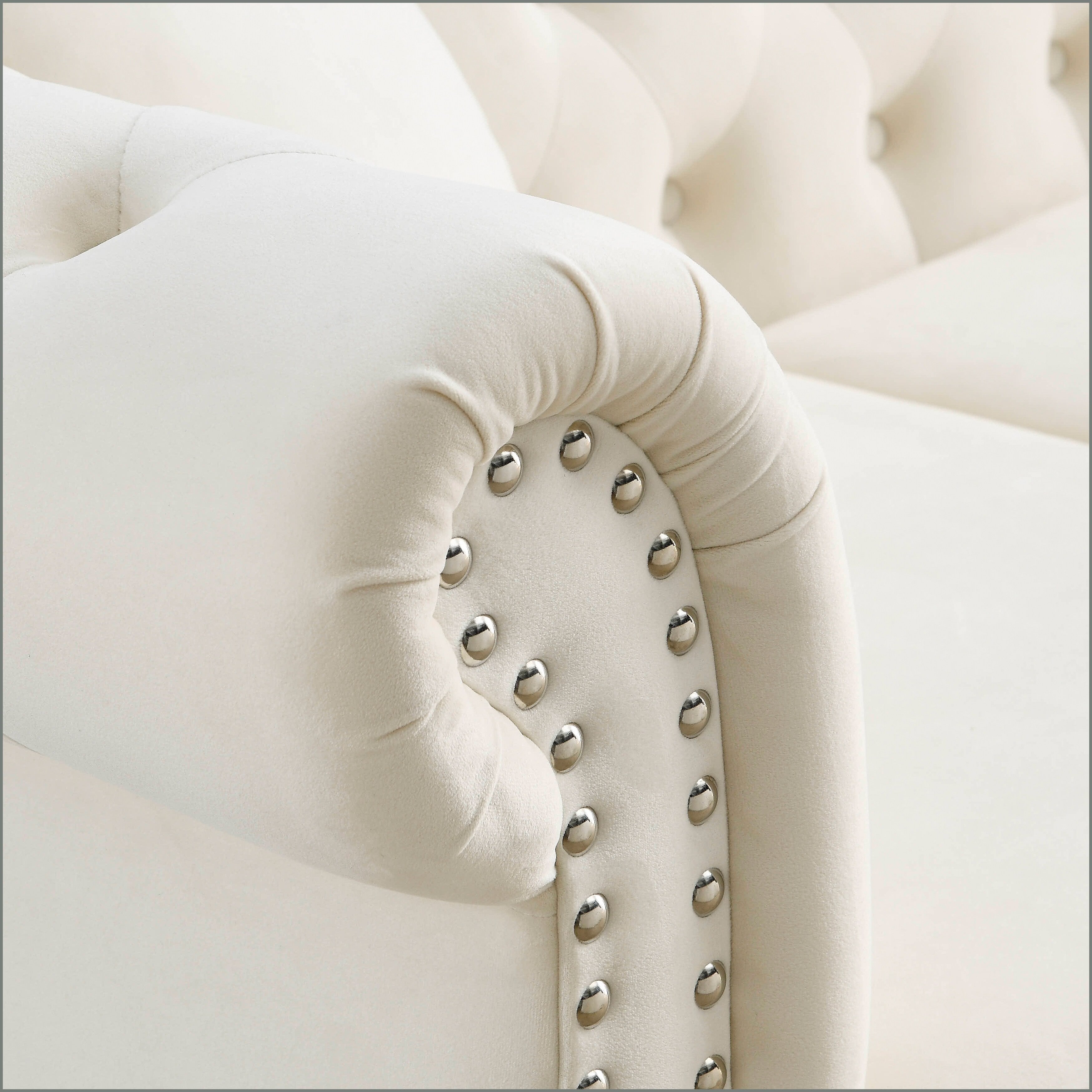 Canapé Chesterfield 3 places en velours 80 avec motif capitonné, garniture cloutée et 2 coussins