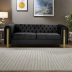 Canapé 3 places en velours 83,75 $ avec surpiqûres en losanges capitonnées, touches dorées et pieds en fer