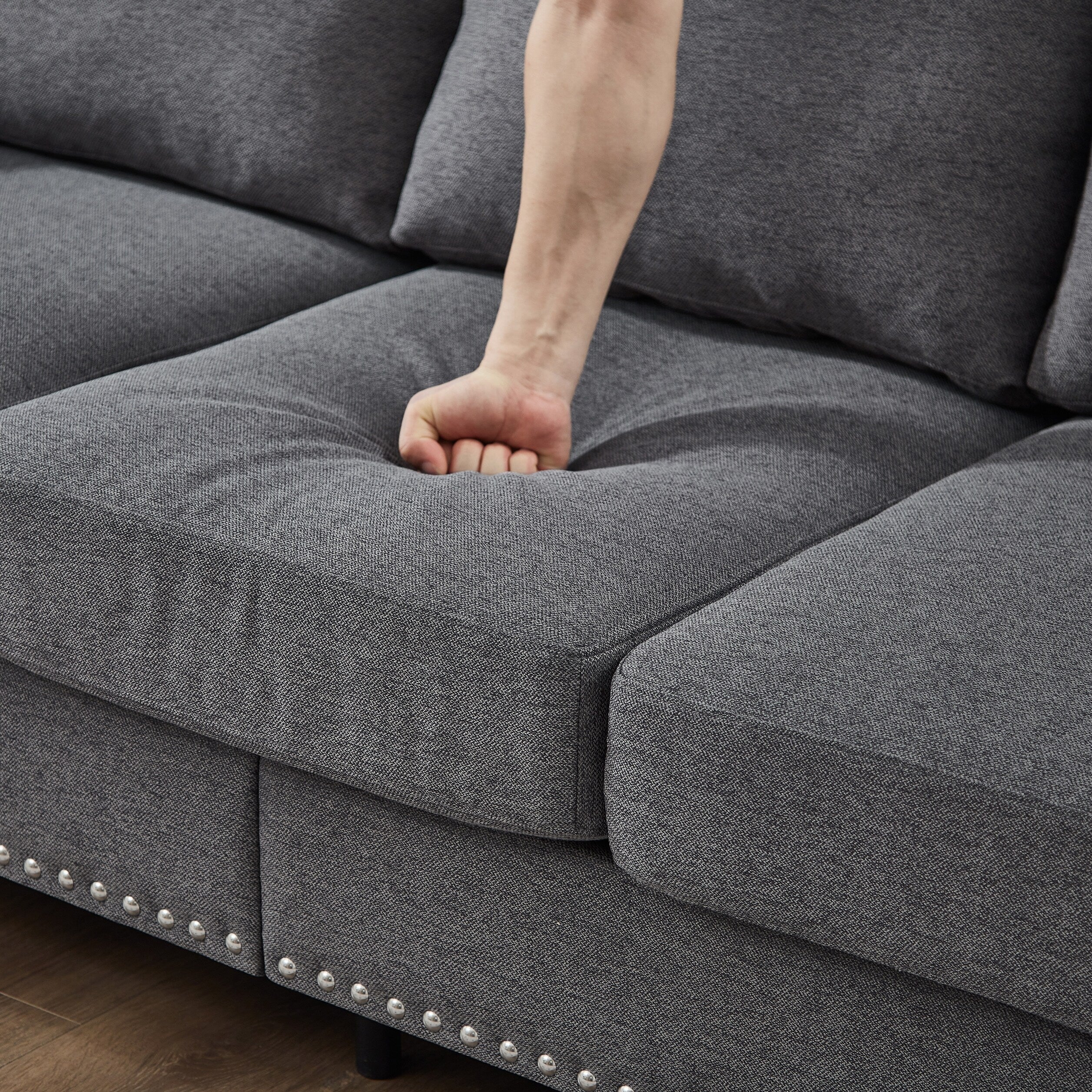 Canapé capitonné classique 83 - Canapé 3 places en tissu avec garniture cloutée, revêtement en polyester et structure en bois massif pour le salon