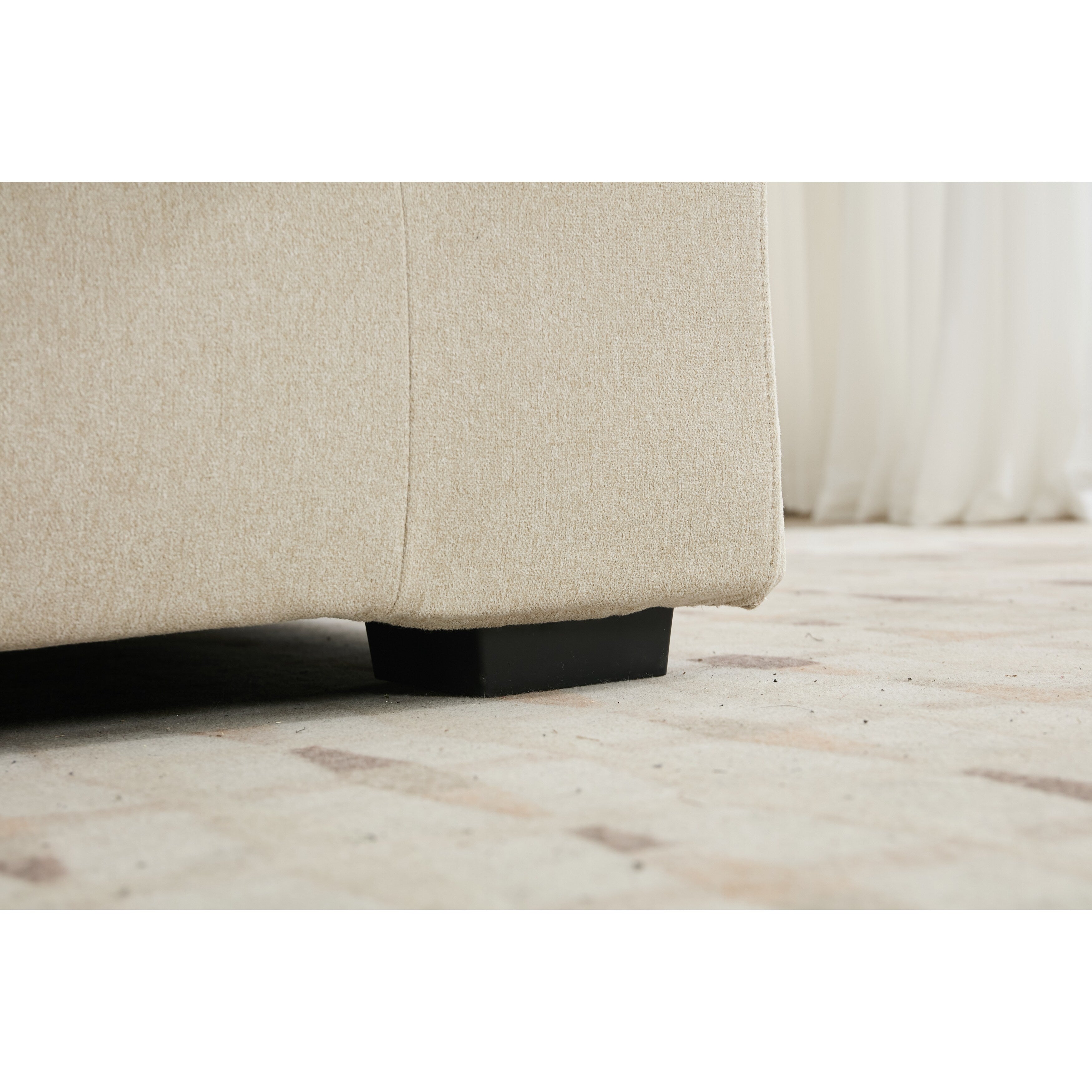 Canapé 3 places en tissu 83Fabric - Confort moelleux à double rembourrage pour salons modernes