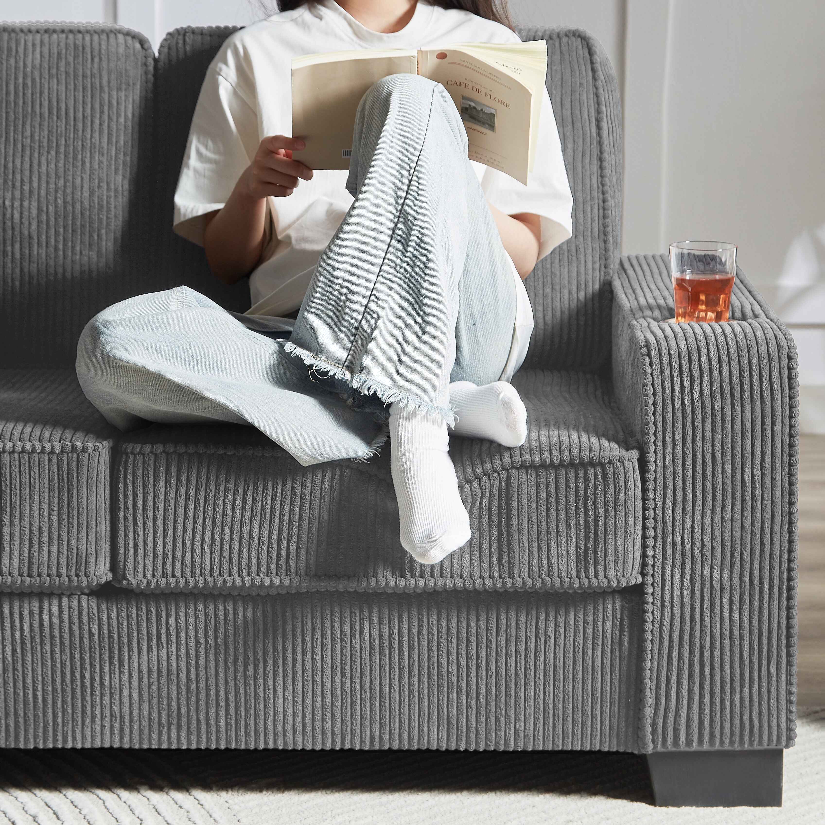 Canapé 3 places en velours côtelé 84,25 avec accoudoirs porte-gobelets - Coussins en éponge haute densité et à ressorts