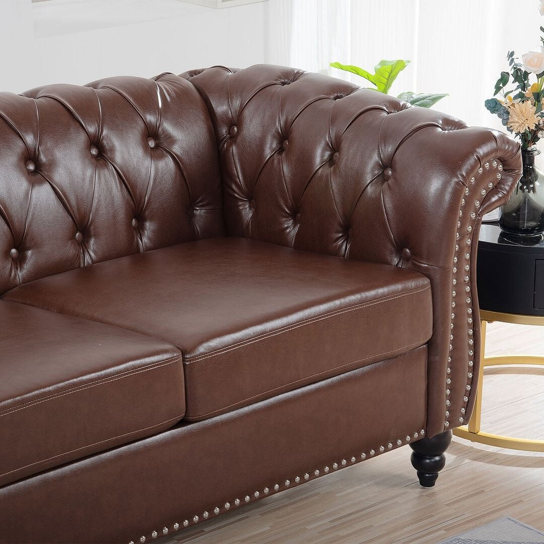 Canapé Chesterfield capitonné en similicuir avec accoudoirs roulés (84,65 po)