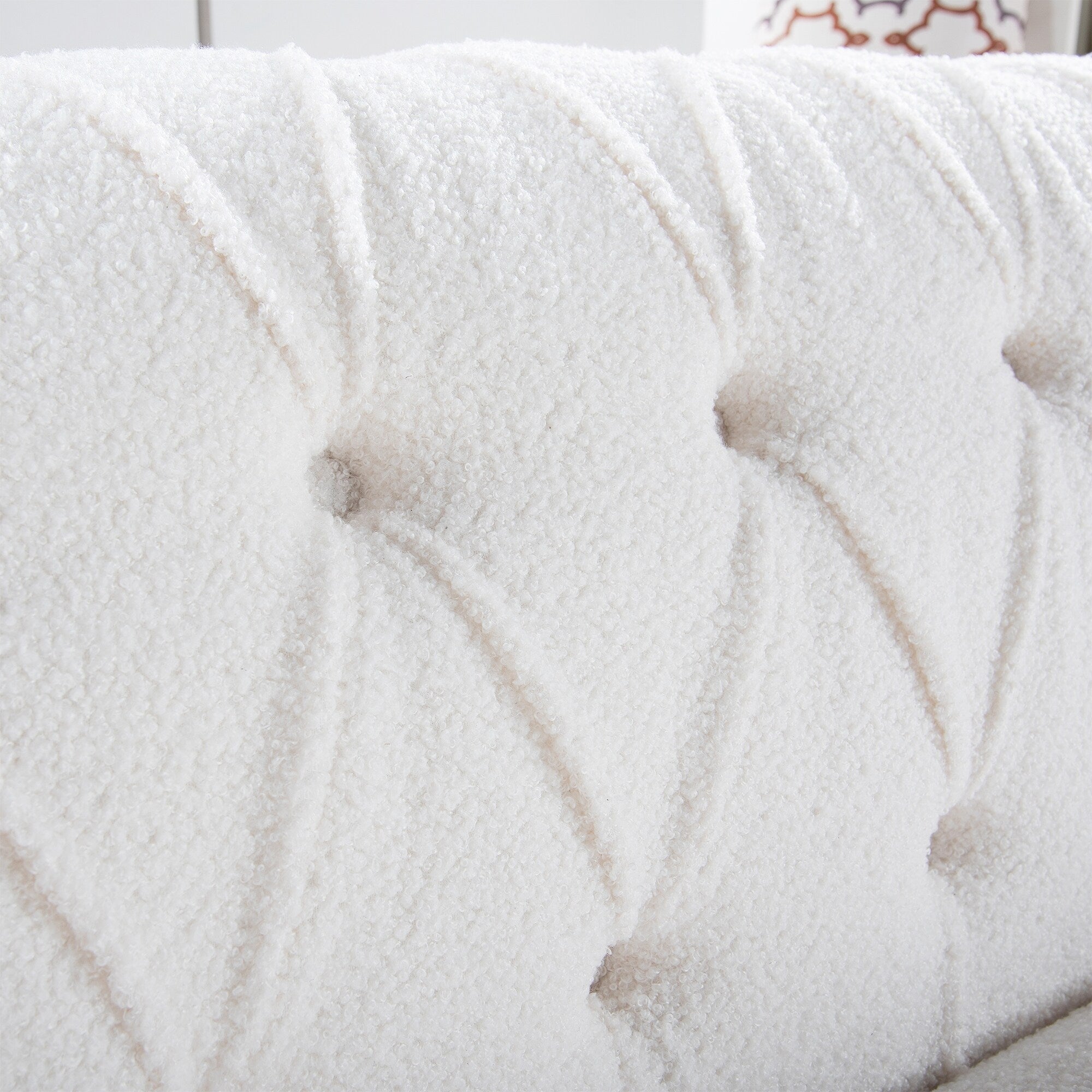 Canapé Chesterfield en polyester 84,65 avec accoudoirs roulés (3 places)