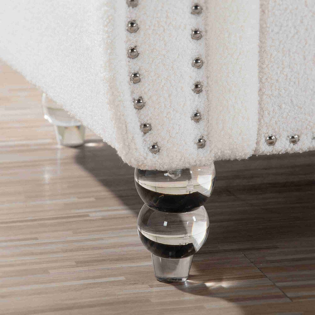 Canapé Chesterfield 3 places blanc à accoudoirs roulés 84