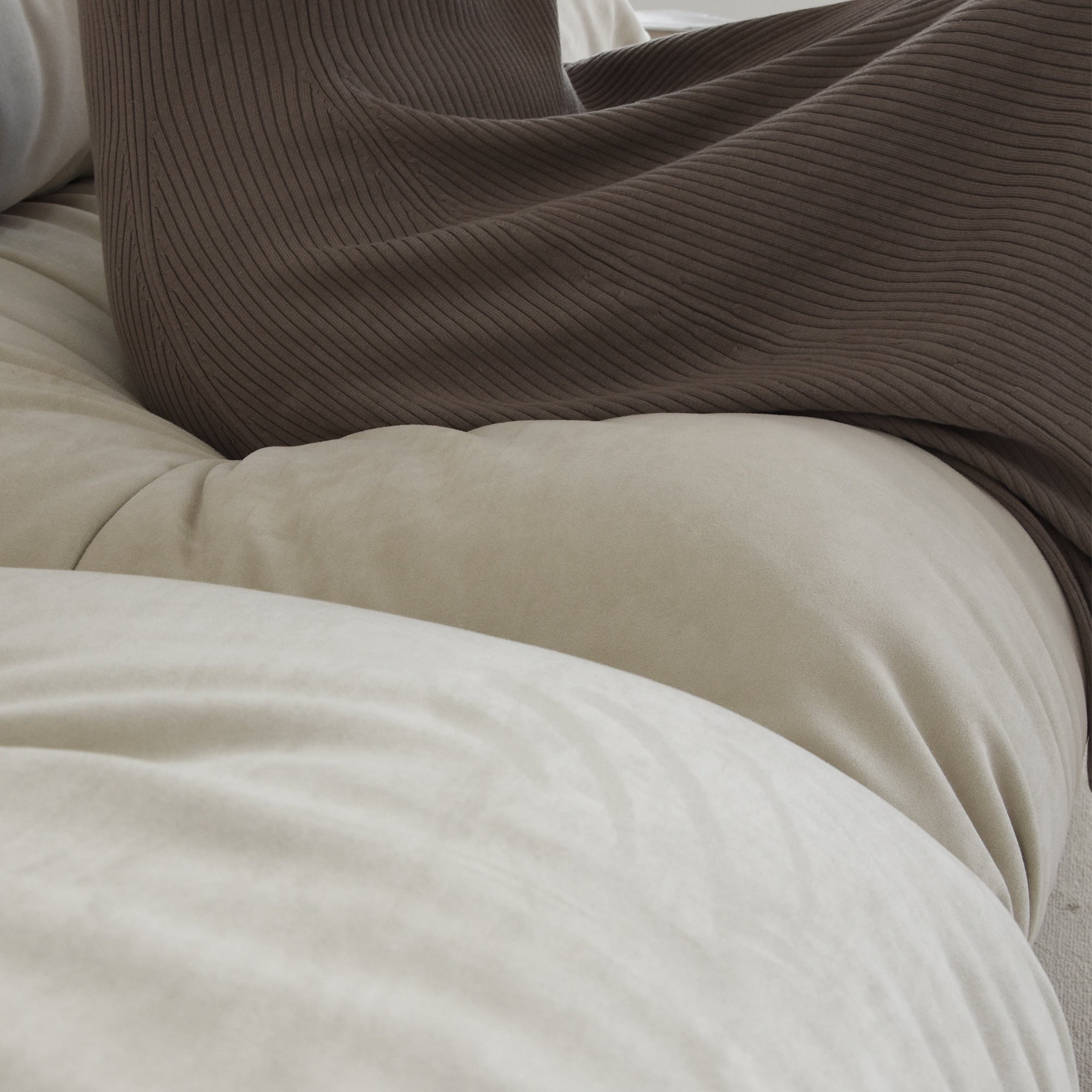 89 Canapé capitonné en forme de nuage