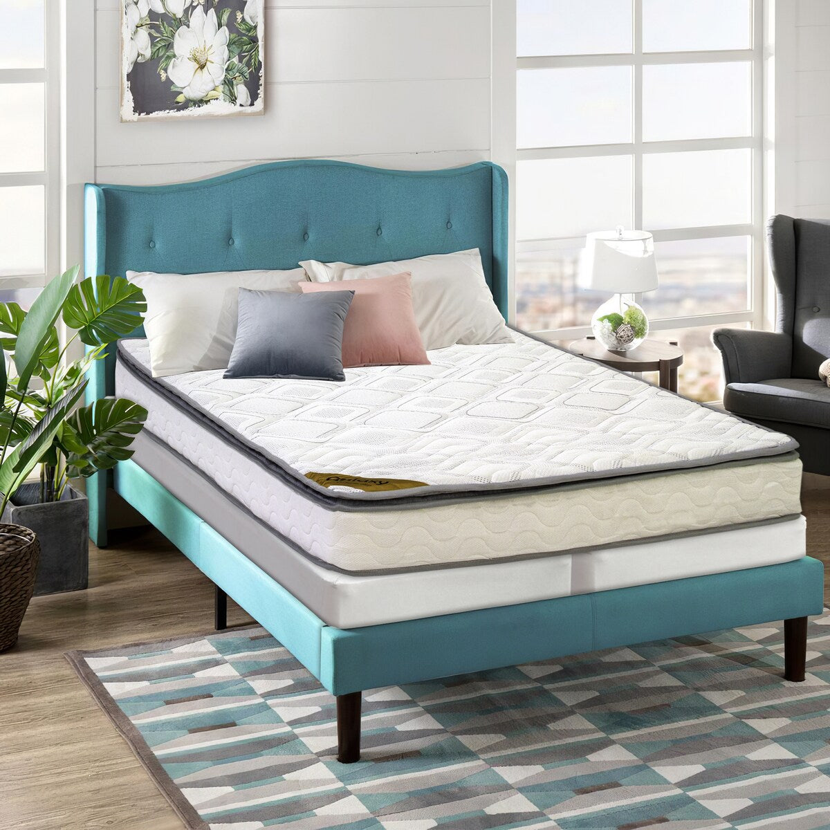 Matelas à ressorts ensachés ensachés en mousse moyennement ferme de 9 pouces et ensemble de sommiers à ressorts ensachés en bois de 4 pouces à profil bas.