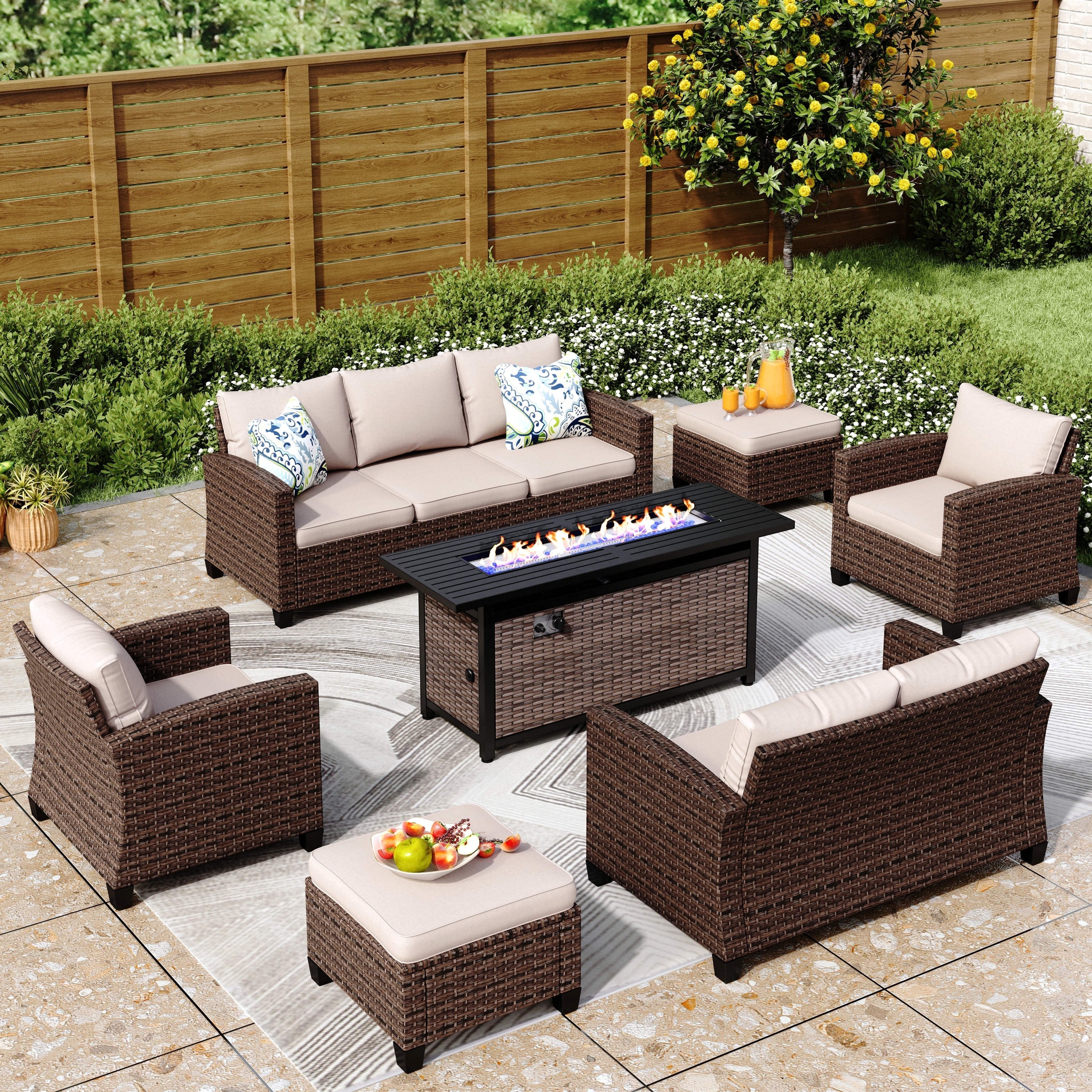 Ensemble de salon de jardin 9 places en rotin et osier avec canapé sectionnel à dossier haut et table pour foyer