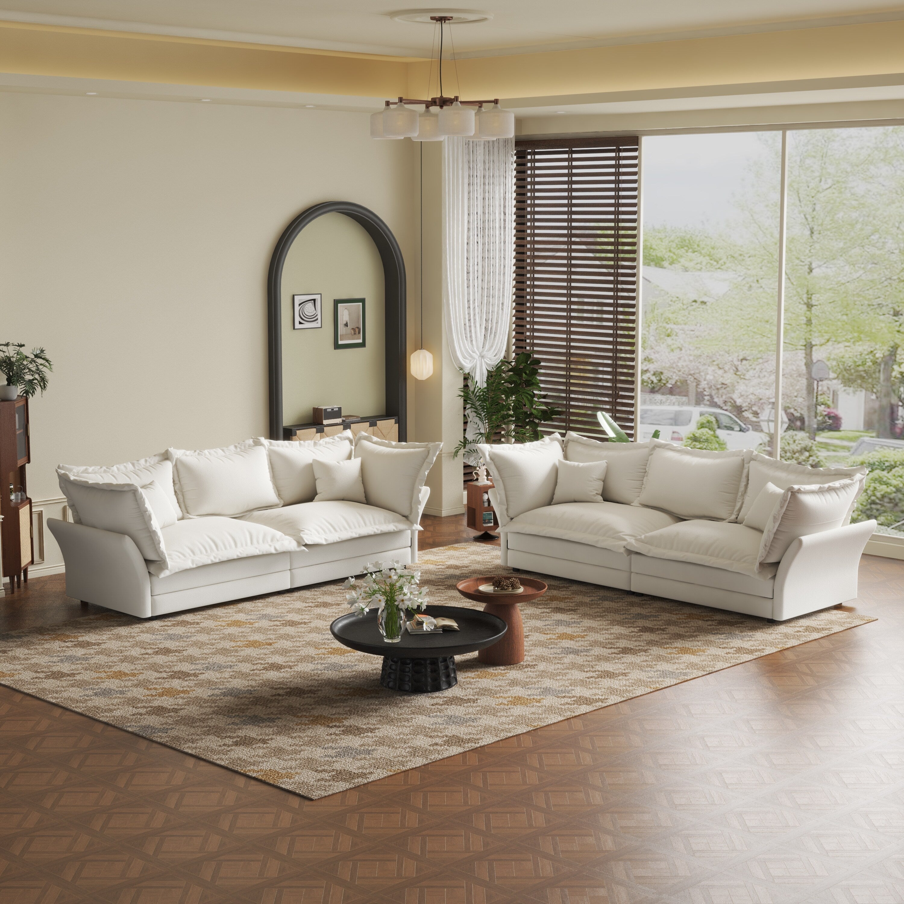 Canapés modernes à assise profonde avec plusieurs grands coussins moelleux