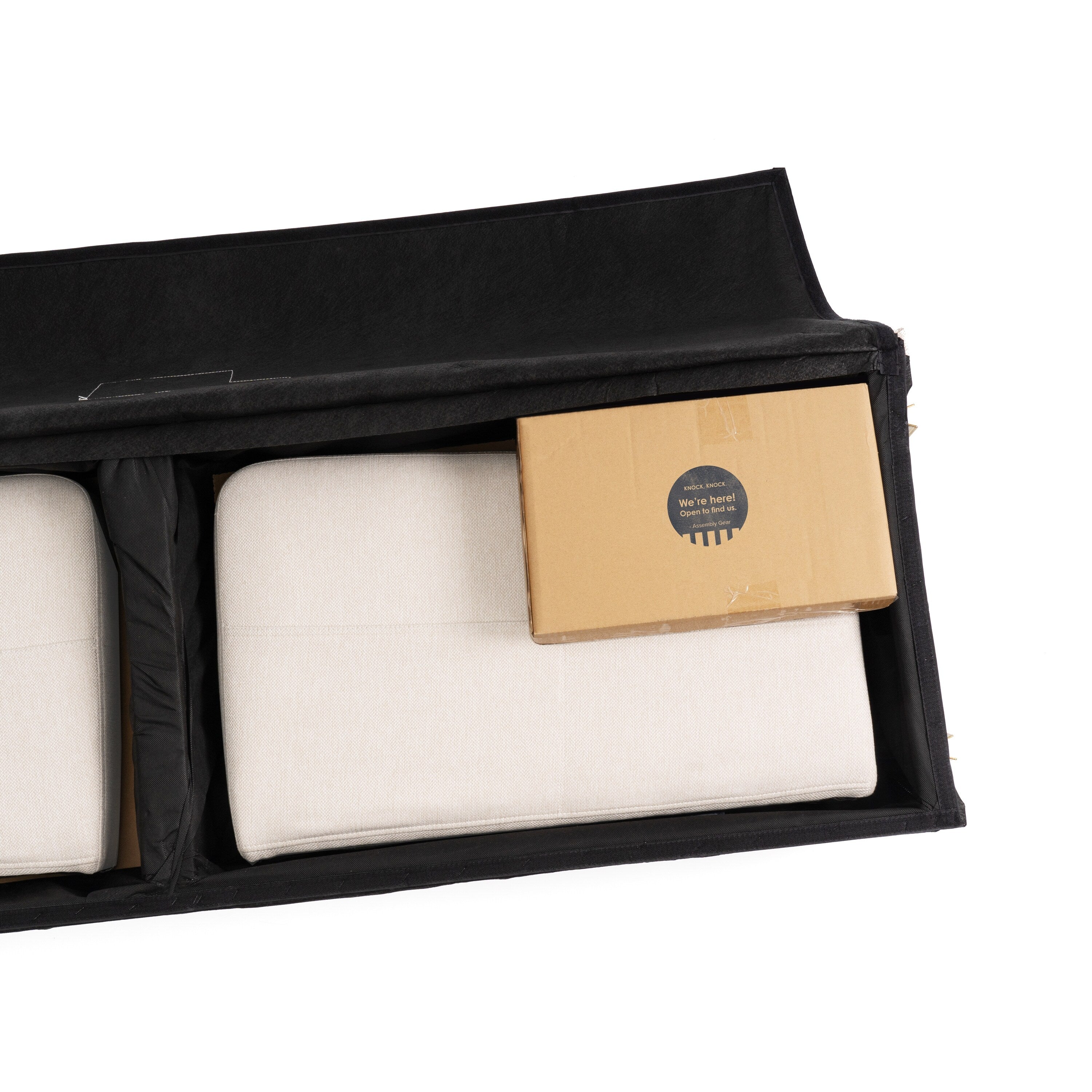 Canapé capitonné moderne en lin ADAIR avec poches d'accoudoirs par Crown Comfort