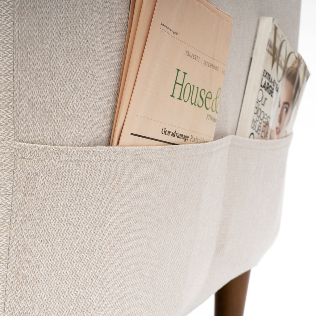 Canapé capitonné moderne en lin ADAIR avec poches d'accoudoirs par Crown Comfort