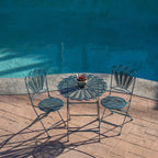 Ensemble bistrot rustique en métal 3 pièces, intérieur/extérieur, motif plumes de paon, bleu clair, Alpine Corporation