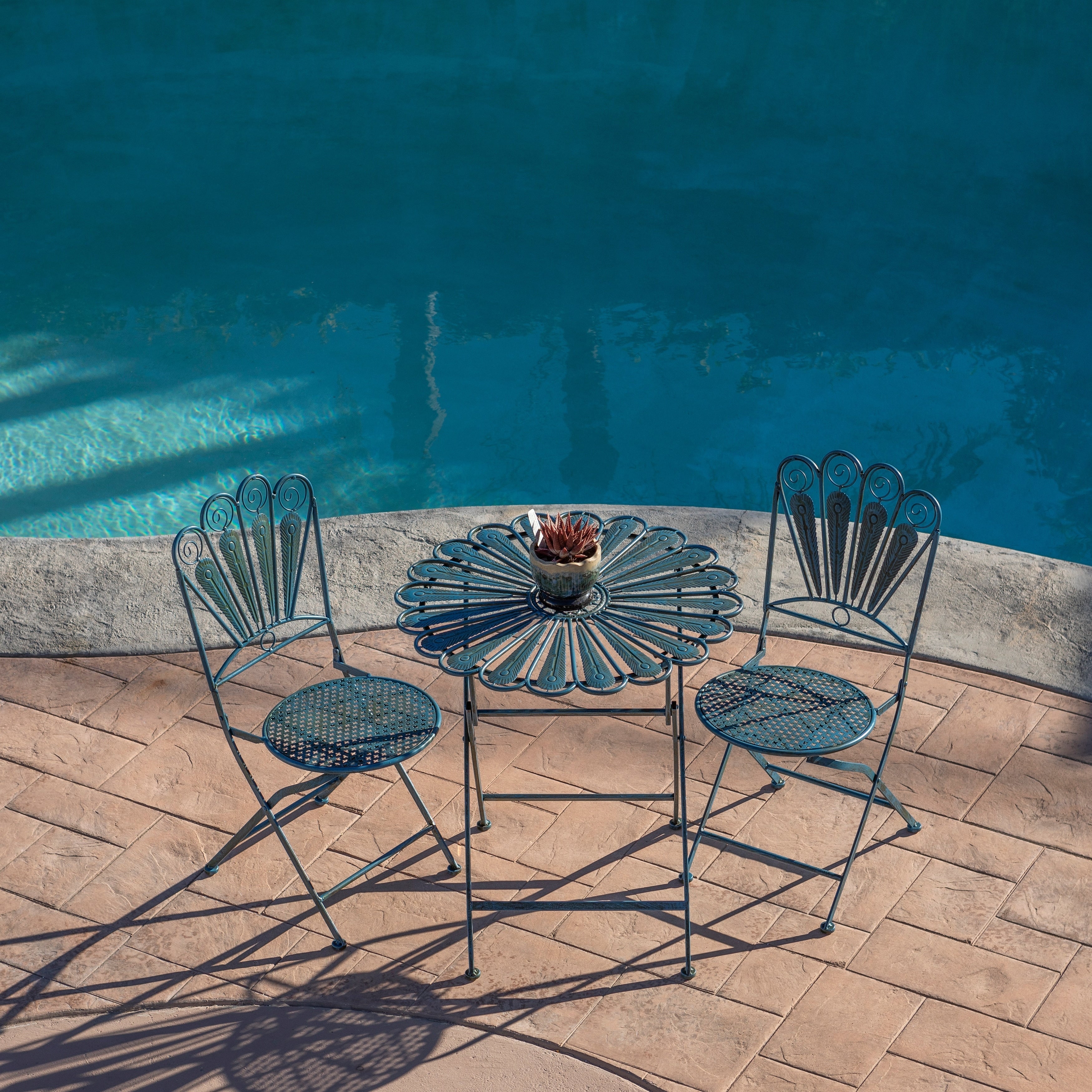 Ensemble bistrot rustique en métal 3 pièces, intérieur/extérieur, motif plumes de paon, bleu clair, Alpine Corporation