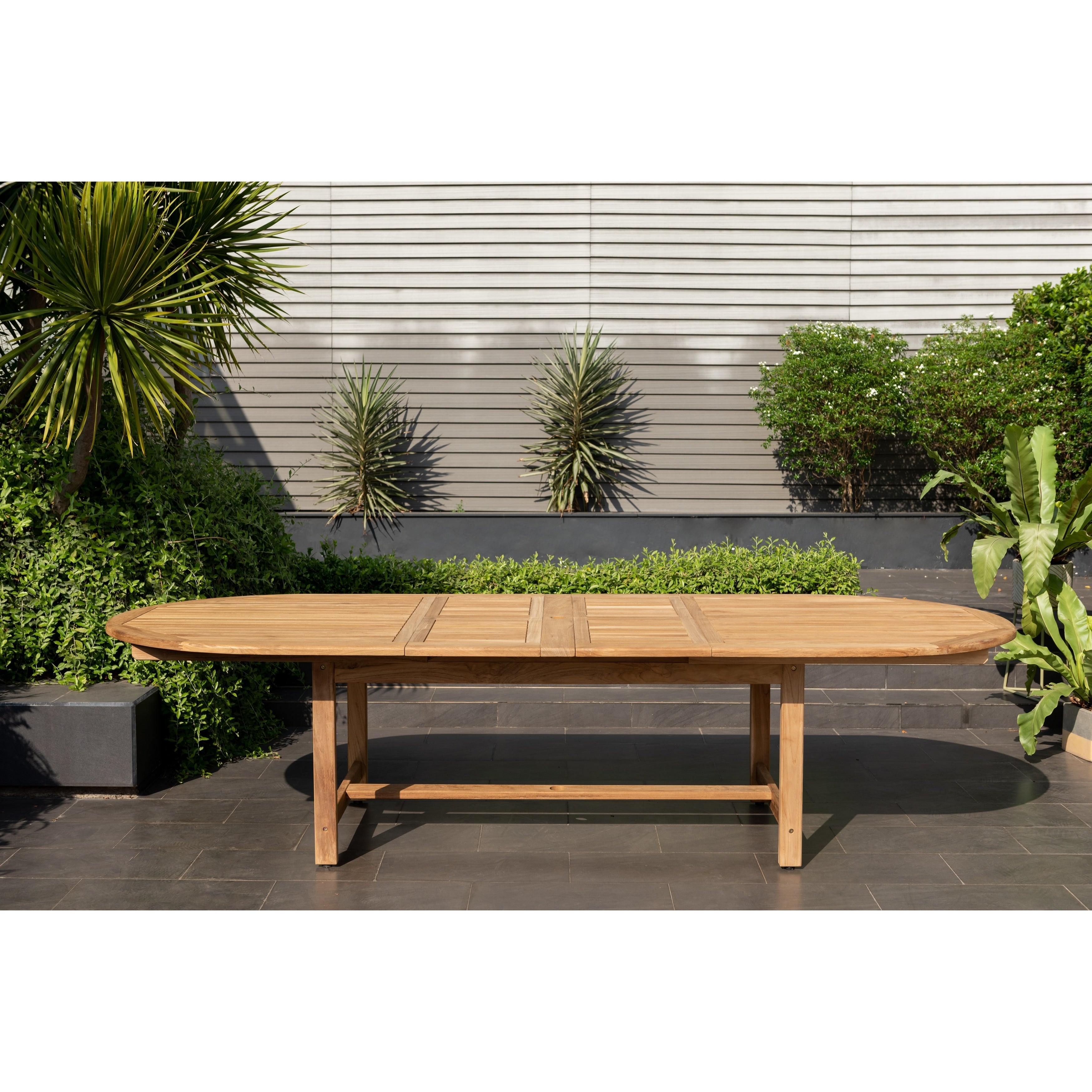 Ensemble de salle à manger d'extérieur extensible Amazonia Chiesa, 11 pièces, en teck certifié FSC - 11 pièces