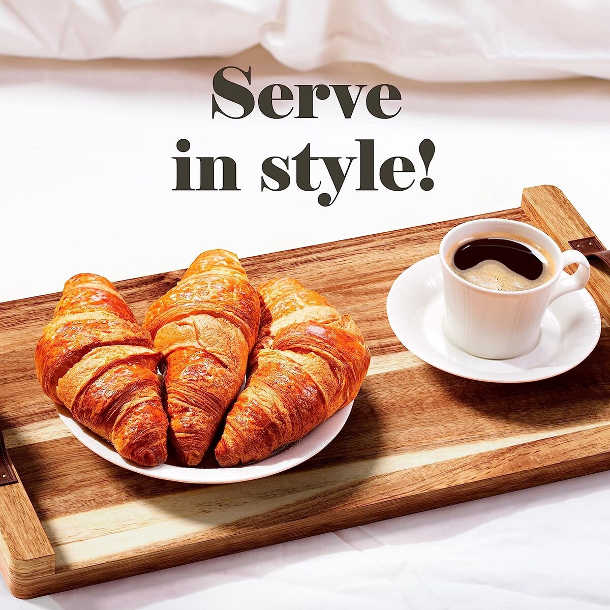 Plateau rectangulaire en bois d'acacia avec poignée en cuir American Atelier - 18 x 9