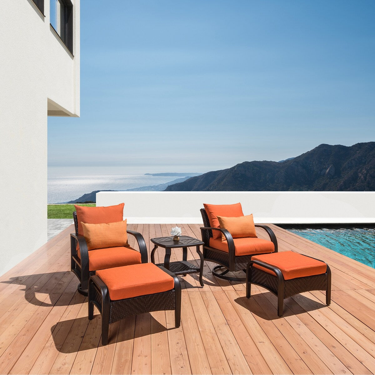 Ensemble de fauteuils club et poufs d'extérieur Barcelo Sunbrella 5 pièces