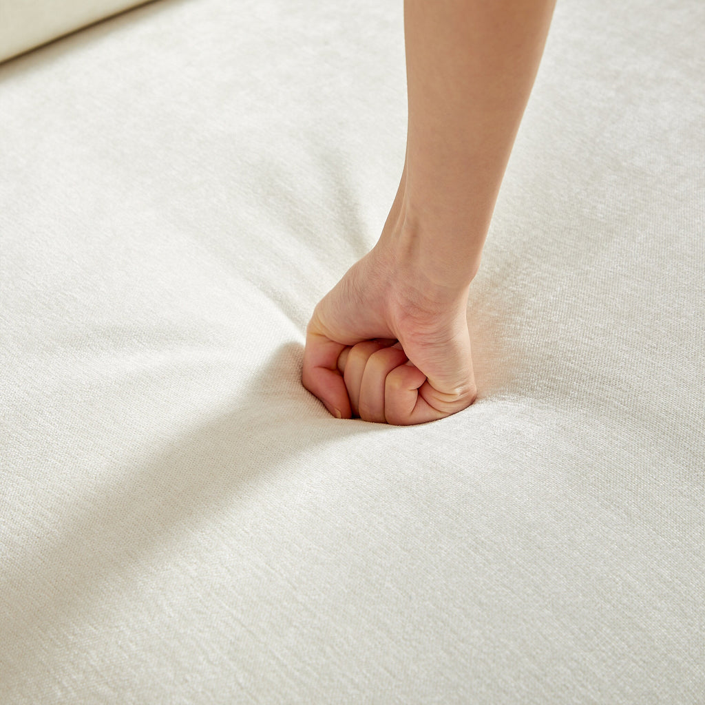 Canapé 3 places en chenille beige avec coussins supplémentaires