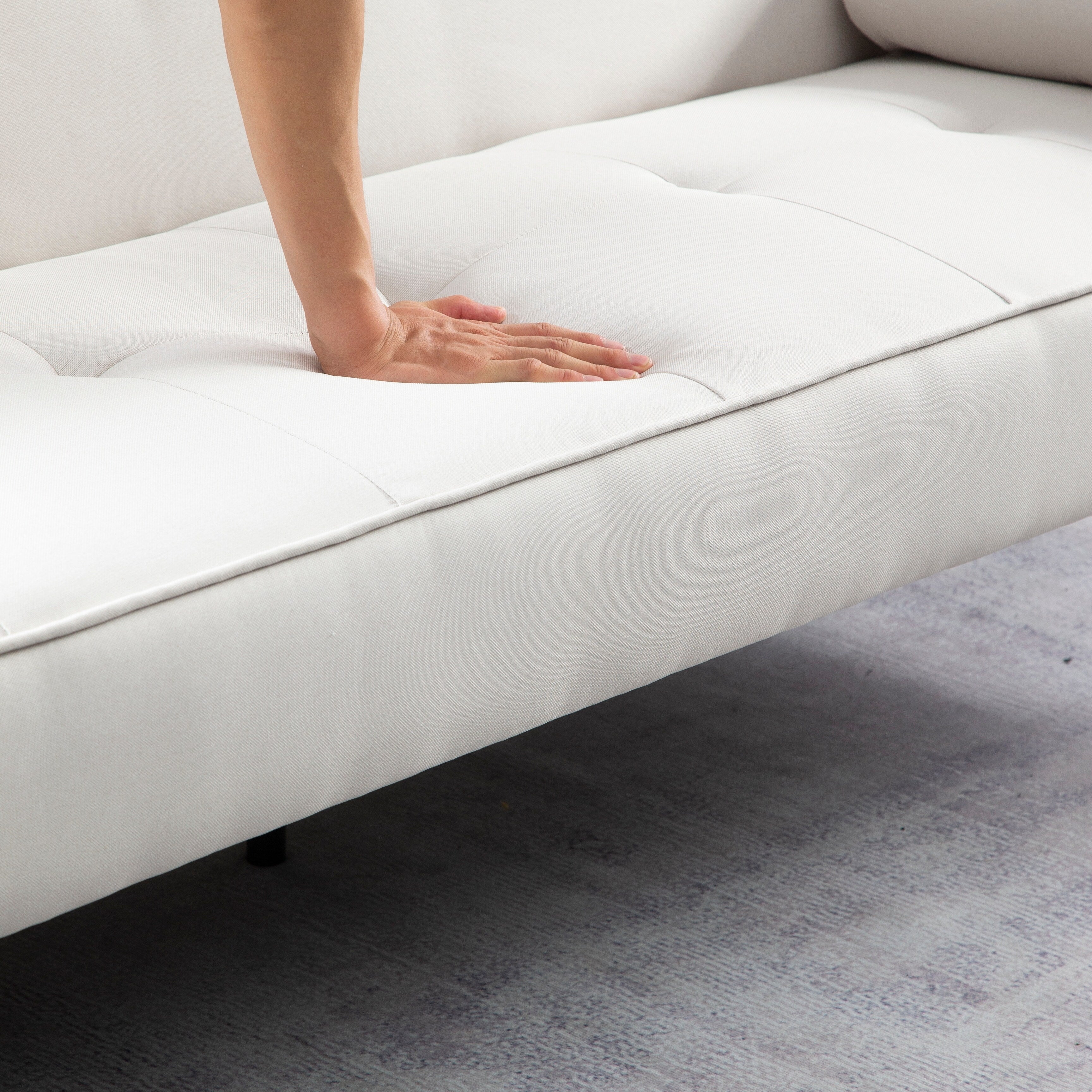 Canapé-lit futon 3 places convertible beige avec pieds en bois