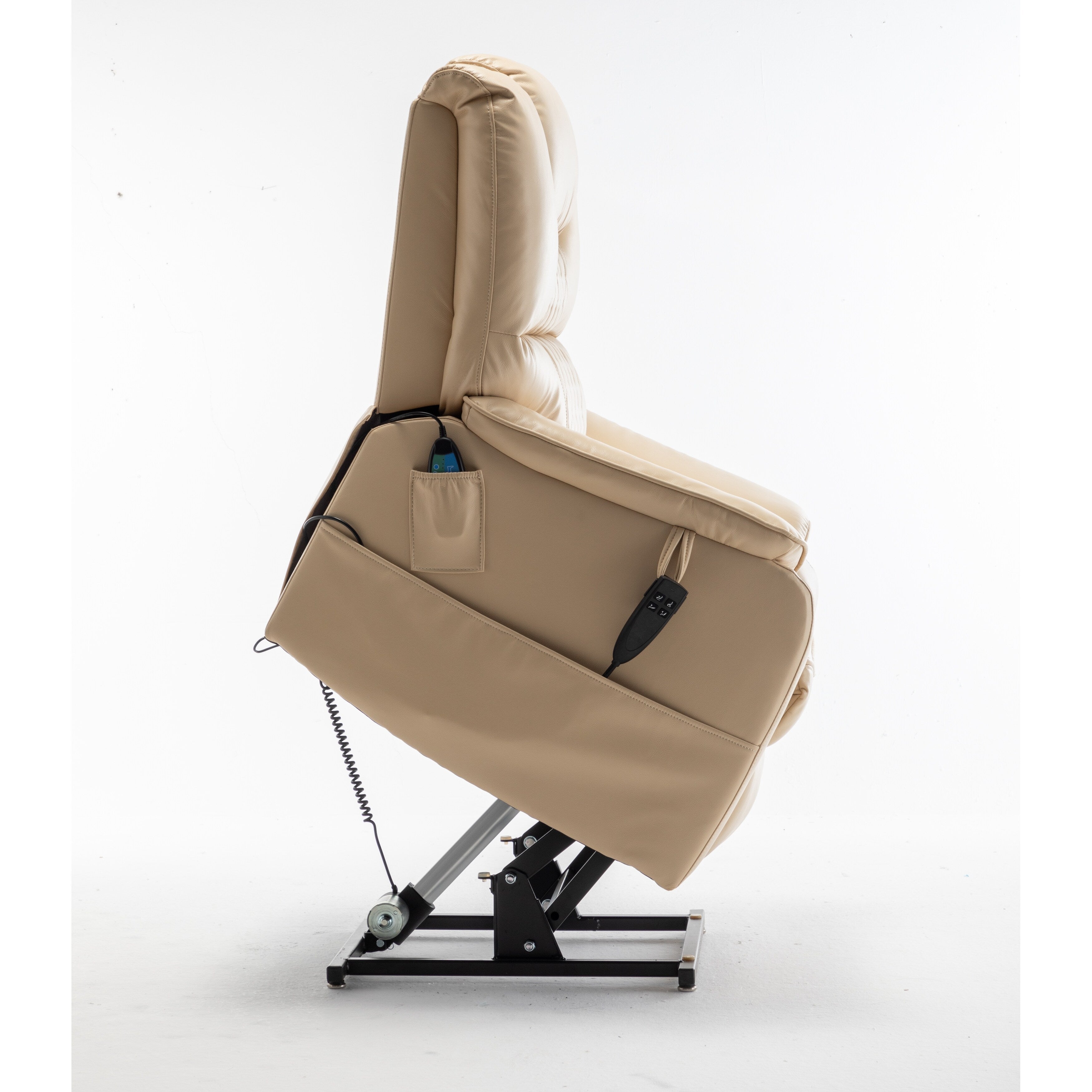 Fauteuil inclinable électrique beige pour personnes âgées, inclinable à 180°, moteur OKIN, assise large et poches latérales.