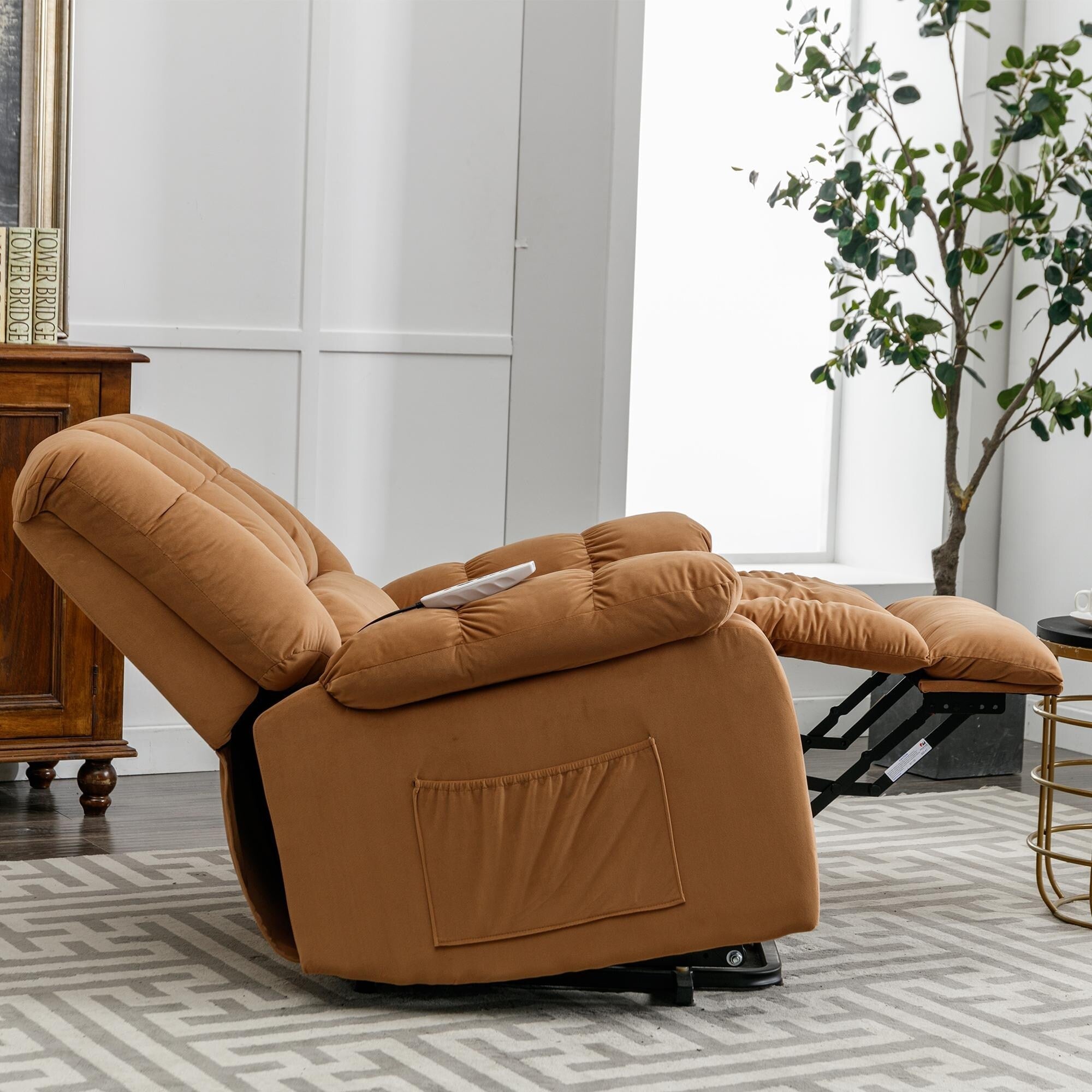 Fauteuil inclinable électrique beige avec chauffage, massage et rangement latéral pour salon ou chambre