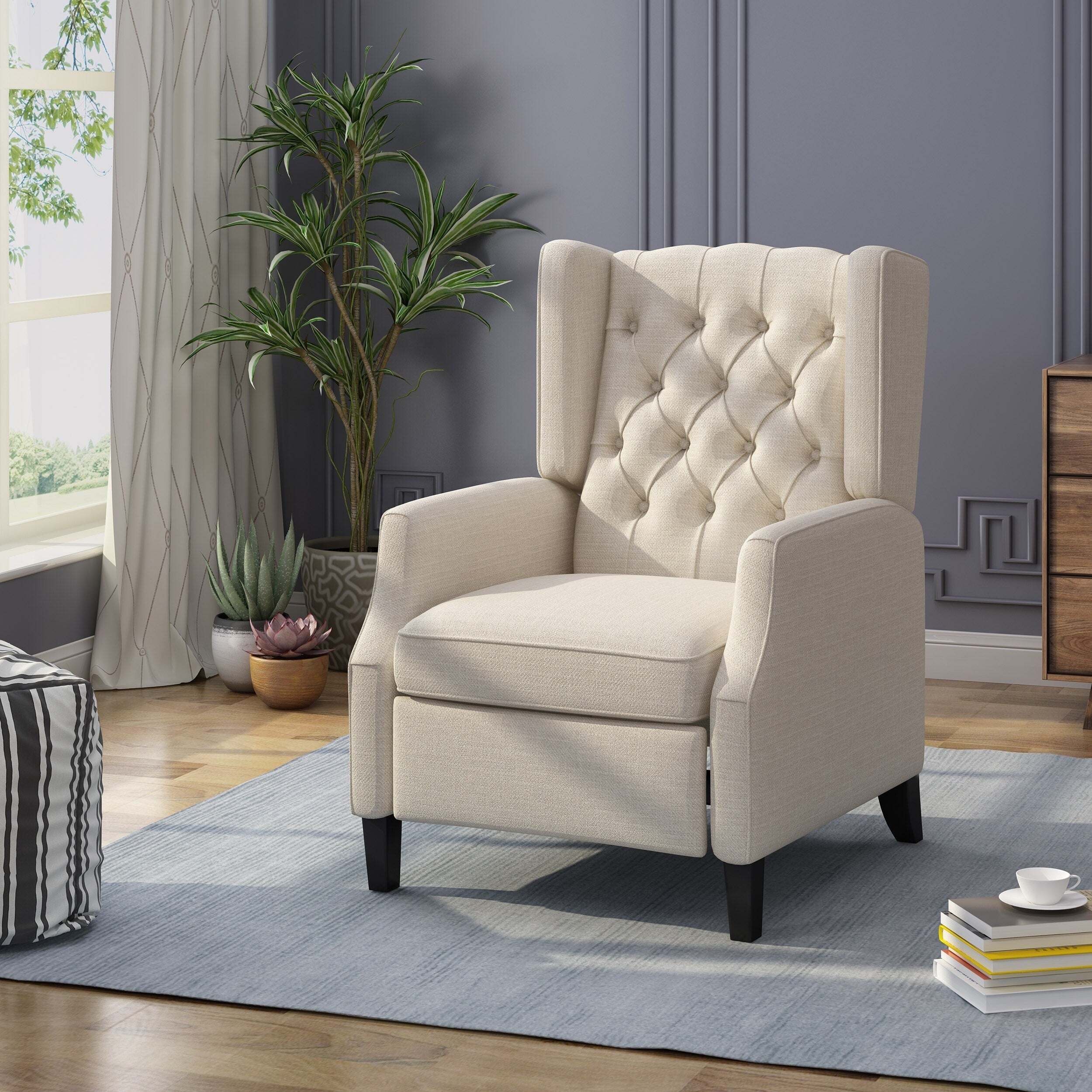 Fauteuil inclinable à oreilles en tissu beige de style milieu du siècle avec repose-pieds et dossier capitonné