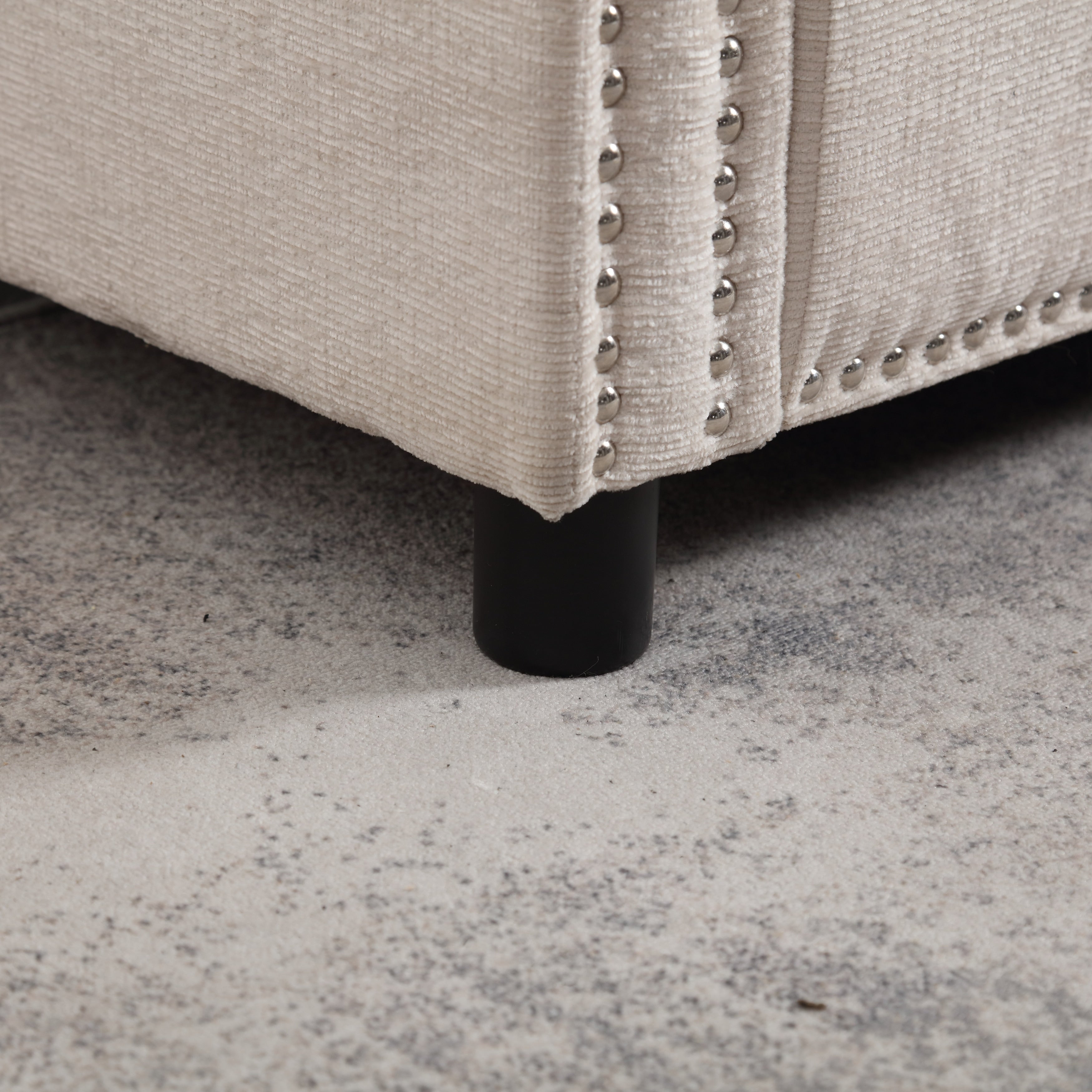 Canapé causeuse beige moderne 52,36 pouces en chenille avec poche et clous pour le salon
