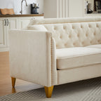 Canapé 3 places beige moderne en chenille de 61,5 pouces, capitonné avec boutons, accoudoirs décorés de clous cuivrés et 2 coussins pour le salon