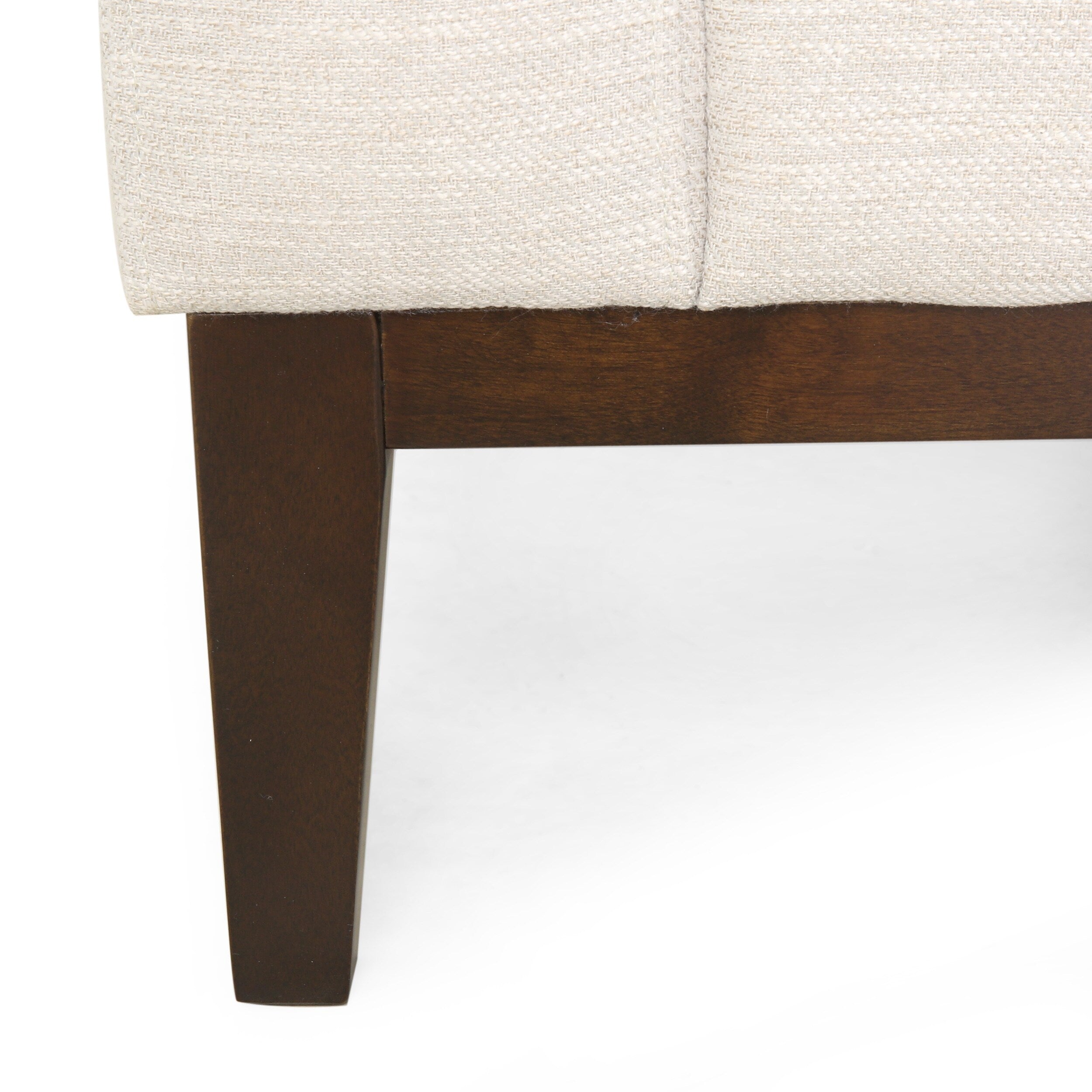 Canapé 3 places beige moderne 80 avec pieds en bois et coussins assortis pour le salon